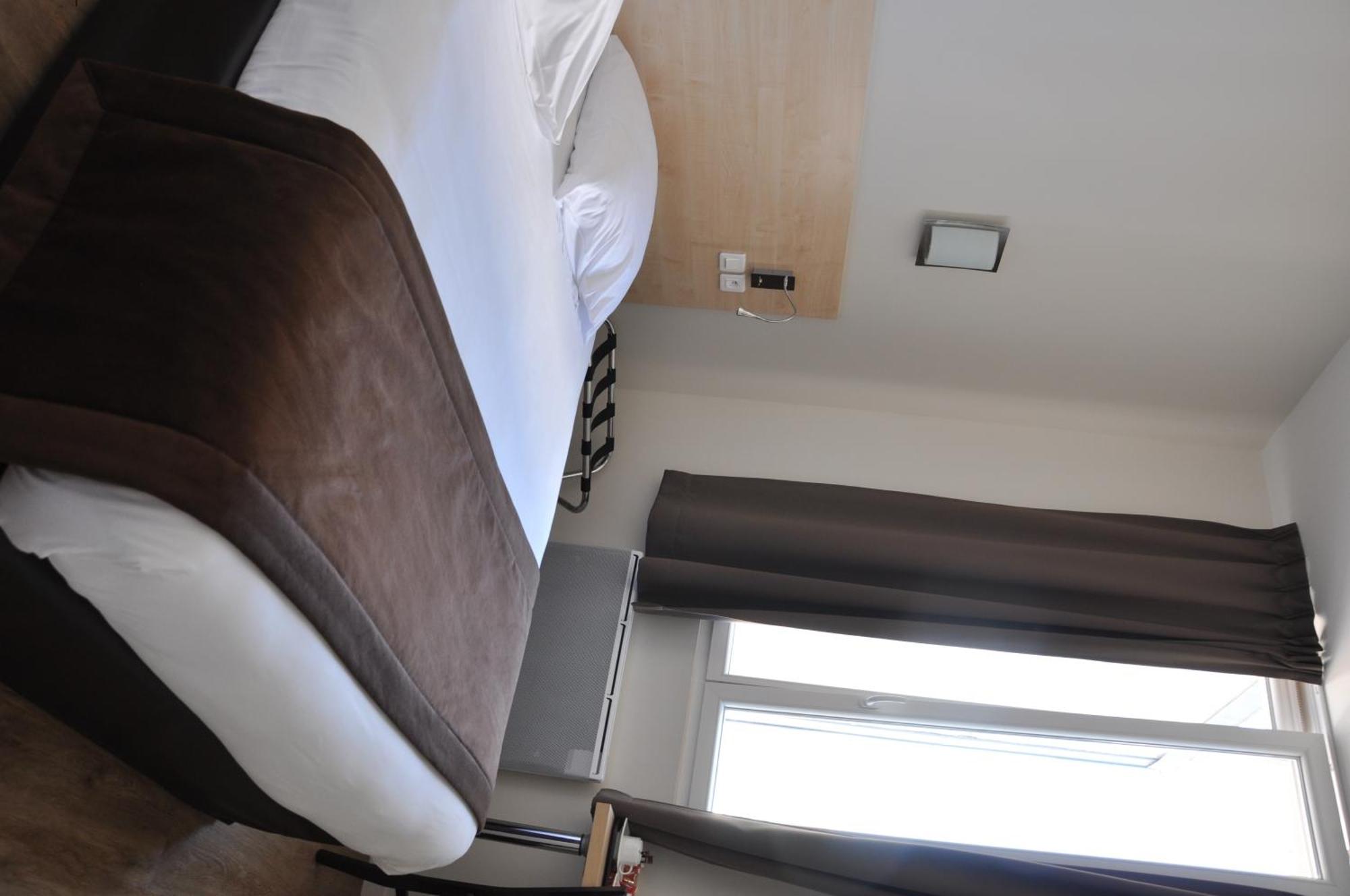 Hotel Foch Nancy Gare الغرفة الصورة